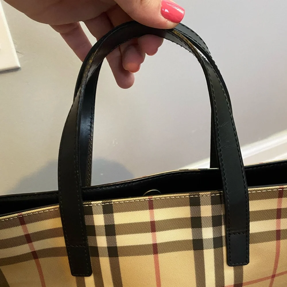Burberry tote bag. - Picture 5 of 9